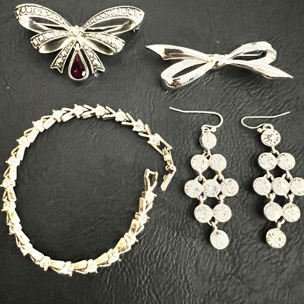 Vtg‎ Silver Tone Jewelry Lot Signed Monet Avon Roman Rhinestone Bow Brooch
90s